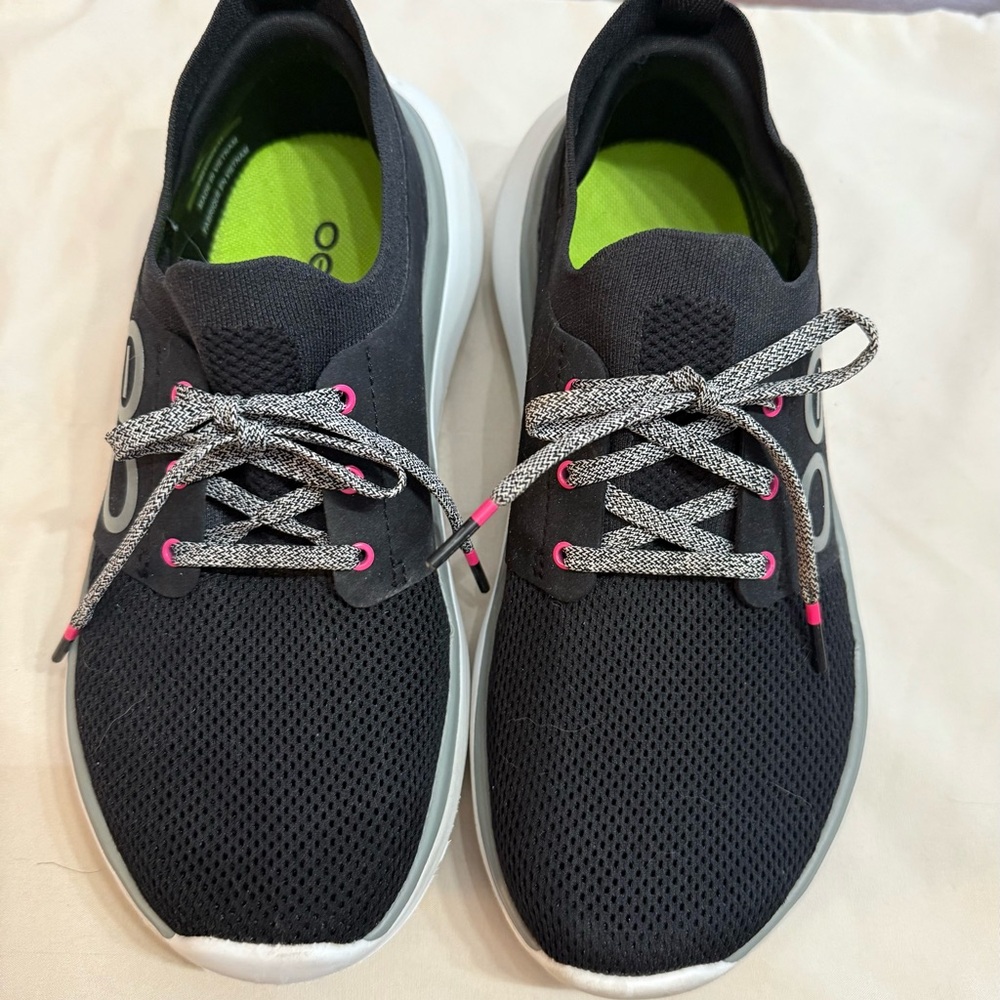 OOFOS Black and Pink Athletic Shoes